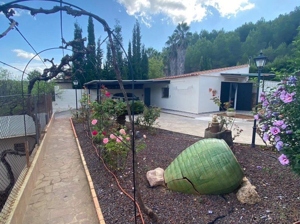 1050